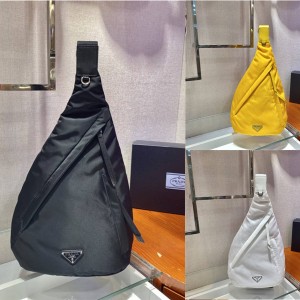 PRADA正品普拉达官网男包Re-Nylon 再生尼龙和皮革背包胸包2VZ092