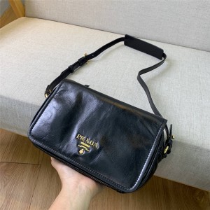 Prada/普拉达价格代购女包新款油蜡皮斜跨单肩包相机包1BD163